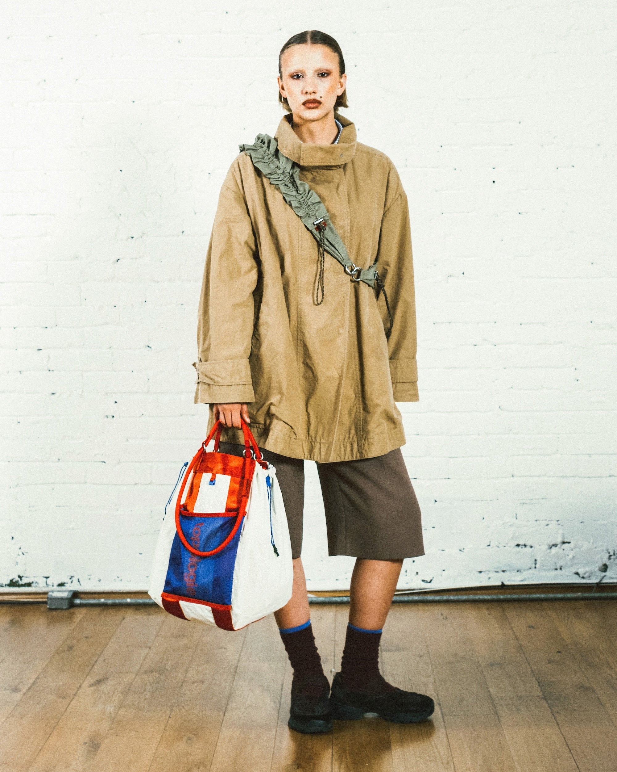 서밋 토트백 미디엄 Summit Tote Medium