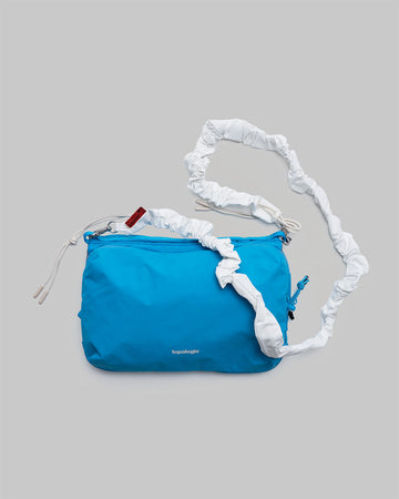 보틀 사코슈백 라지 Bottle Sacoche Large / Atomic Blue / 번지 스트랩 Bungee Strap / Marshmallow