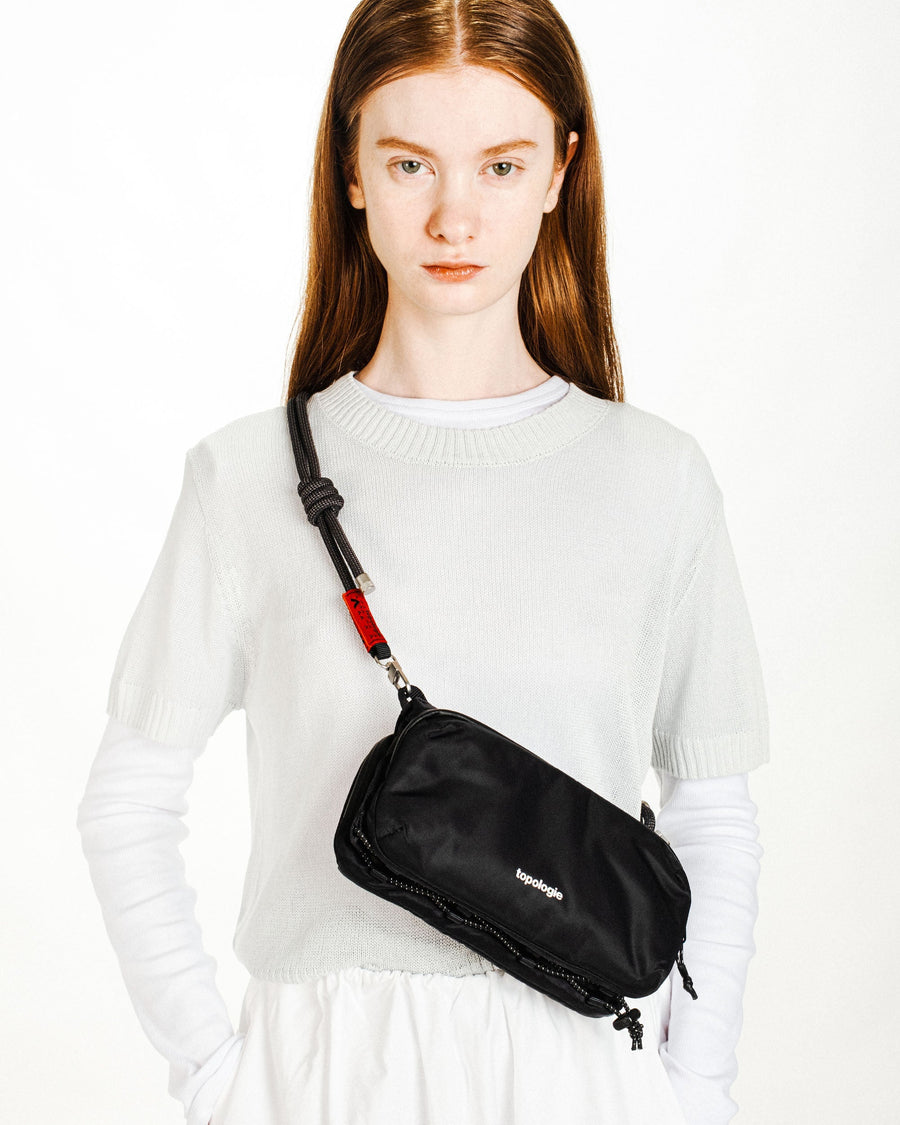 보틀 사코슈백 Bottle Sacoche / Black (Pufer) / 번지 스트랩 Bungee Strap / Black (Synthetic Leather)