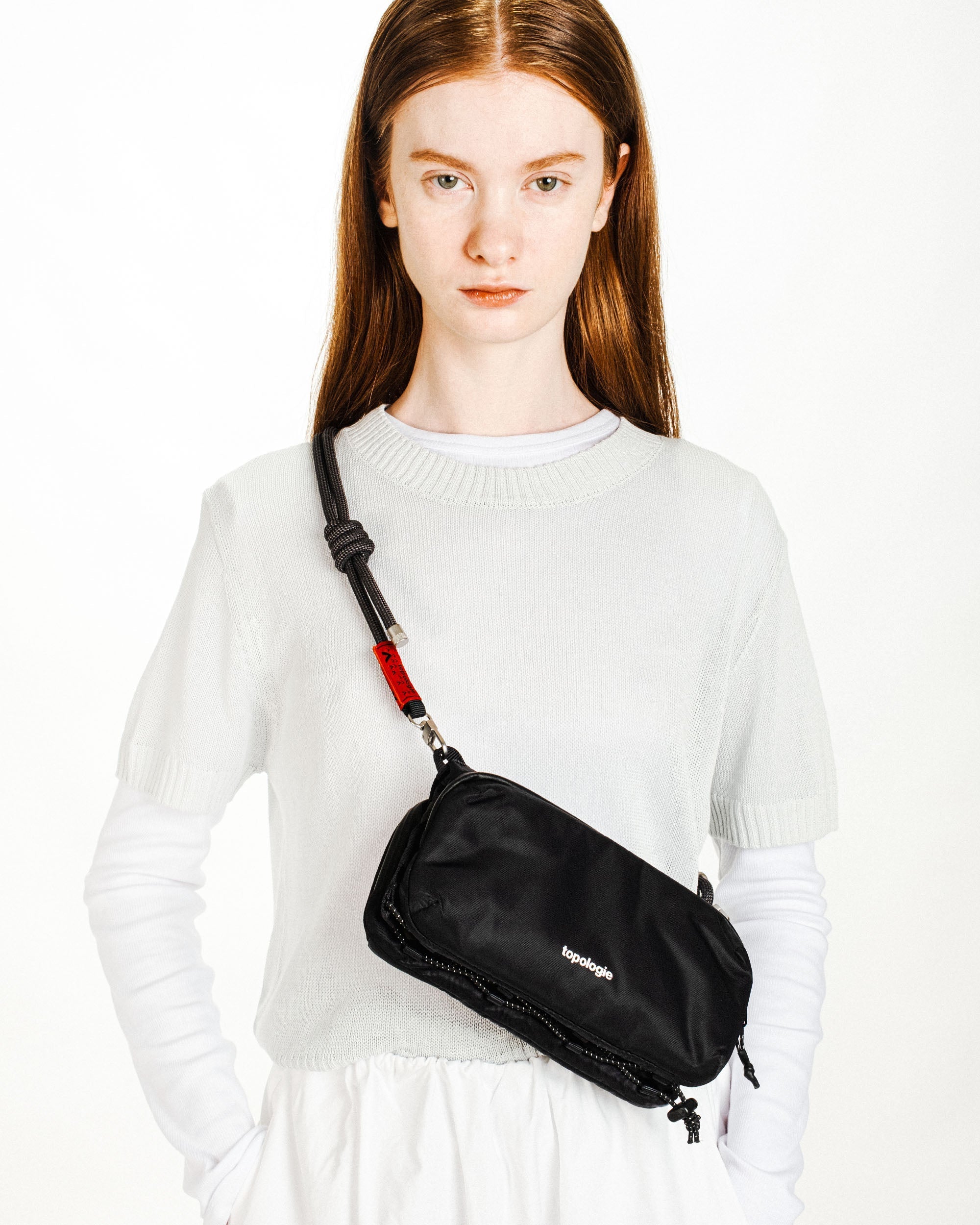 보틀 사코슈백 Bottle Sacoche / Chrome / 번지 손목 스트랩 Bungee Wrist Strap / Chrome (Synthetic Leather)