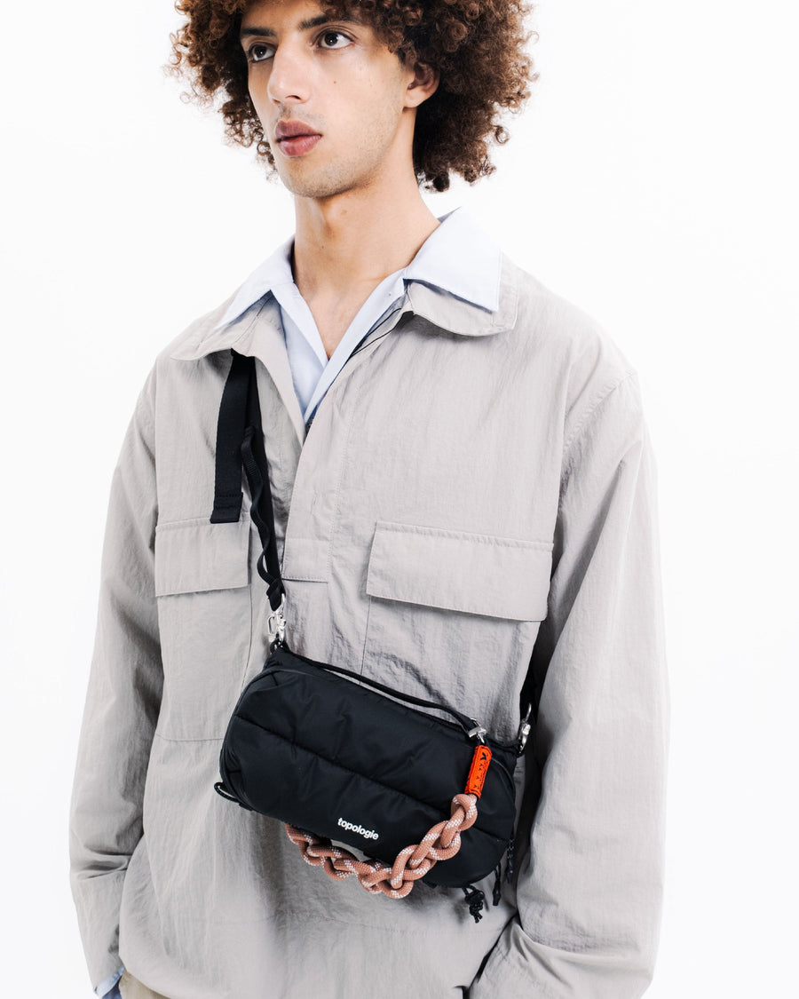 보틀 사코슈백 Bottle Sacoche / Black (Pufer) / 번지 스트랩 Bungee Strap / Black (Synthetic Leather)