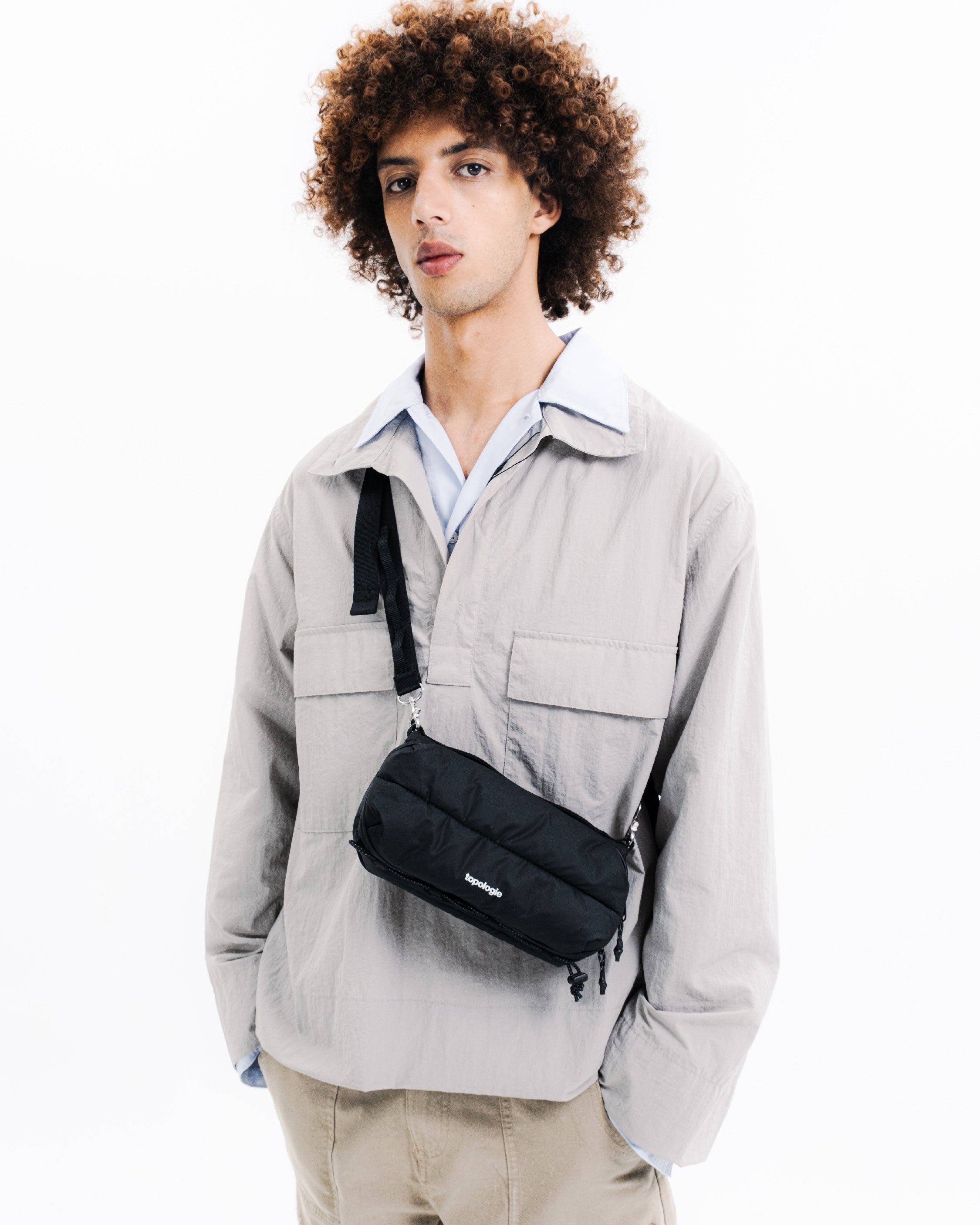 보틀 사코슈백 Bottle Sacoche / Black (Puffer) / 번지 스트랩 Bungee Strap / Black (Synthetic Leather)
