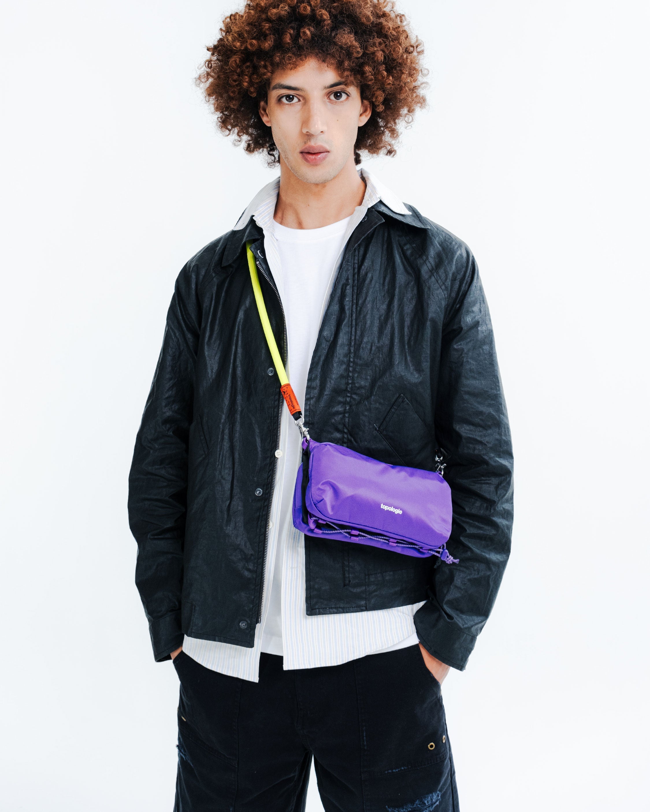 보틀 사코슈백 Bottle Sacoche / Black (Puffer) / 번지 스트랩 Bungee Strap / Black (Synthetic Leather)