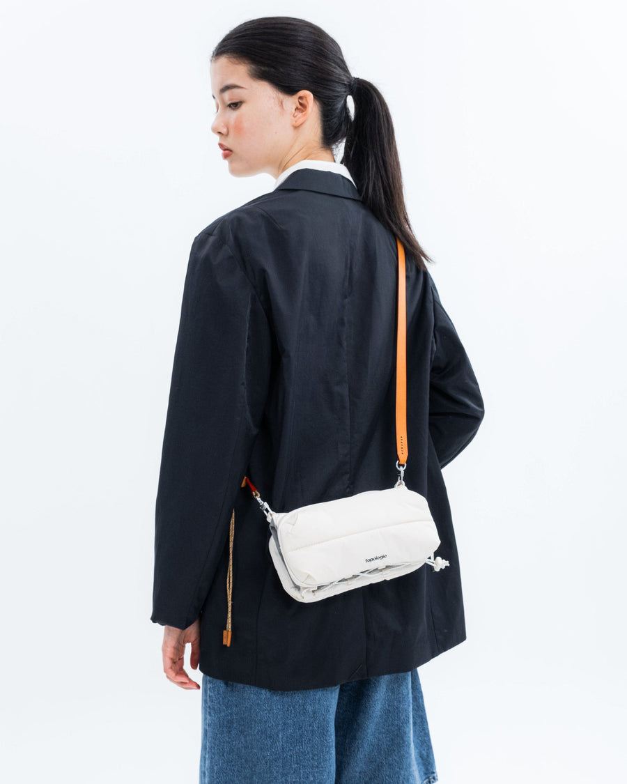 보틀 사코슈백 Bottle Sacoche / Black (Pufer) / 번지 스트랩 Bungee Strap / Black (Synthetic Leather)
