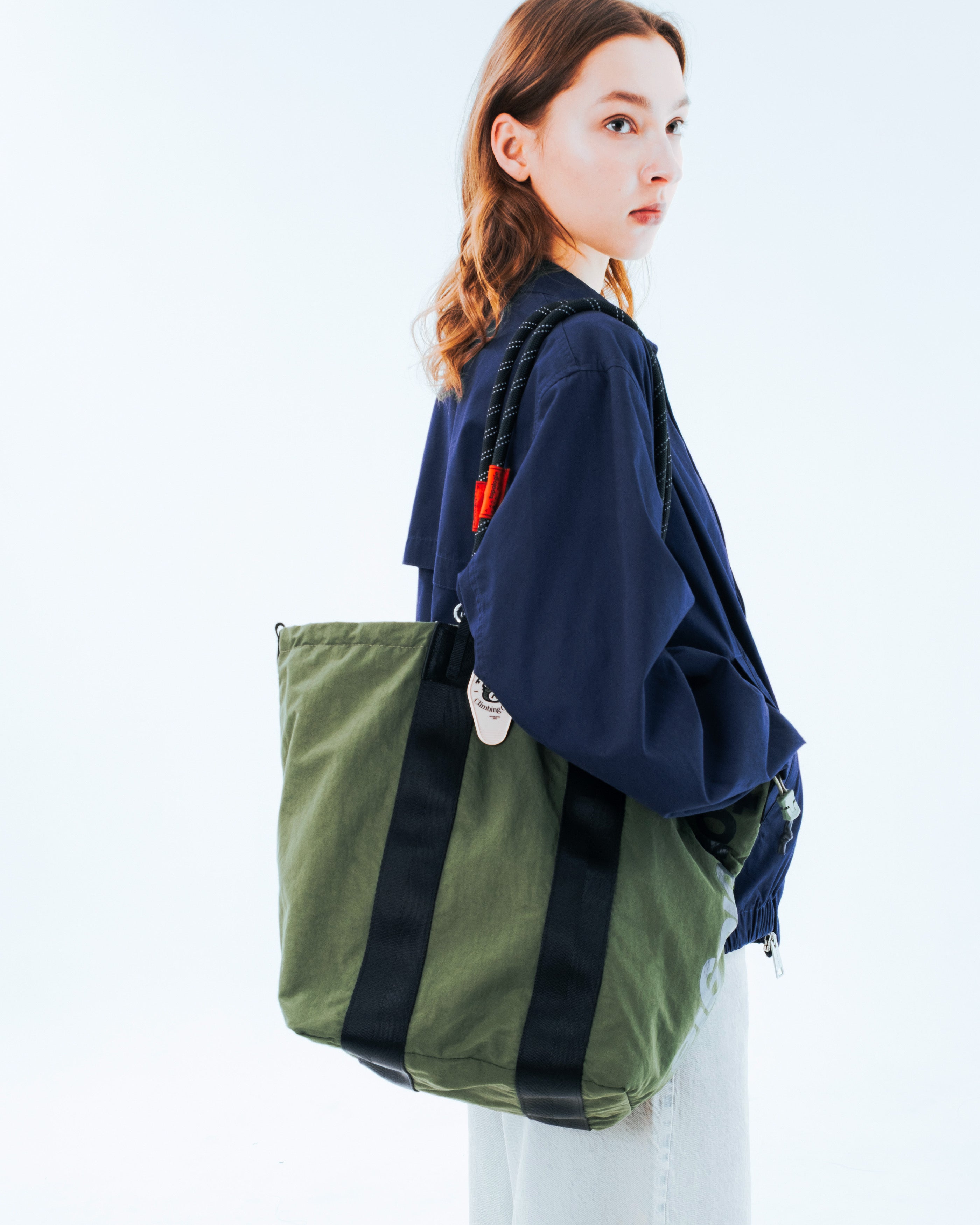 서밋 토트백 미디엄 Summit Tote Medium