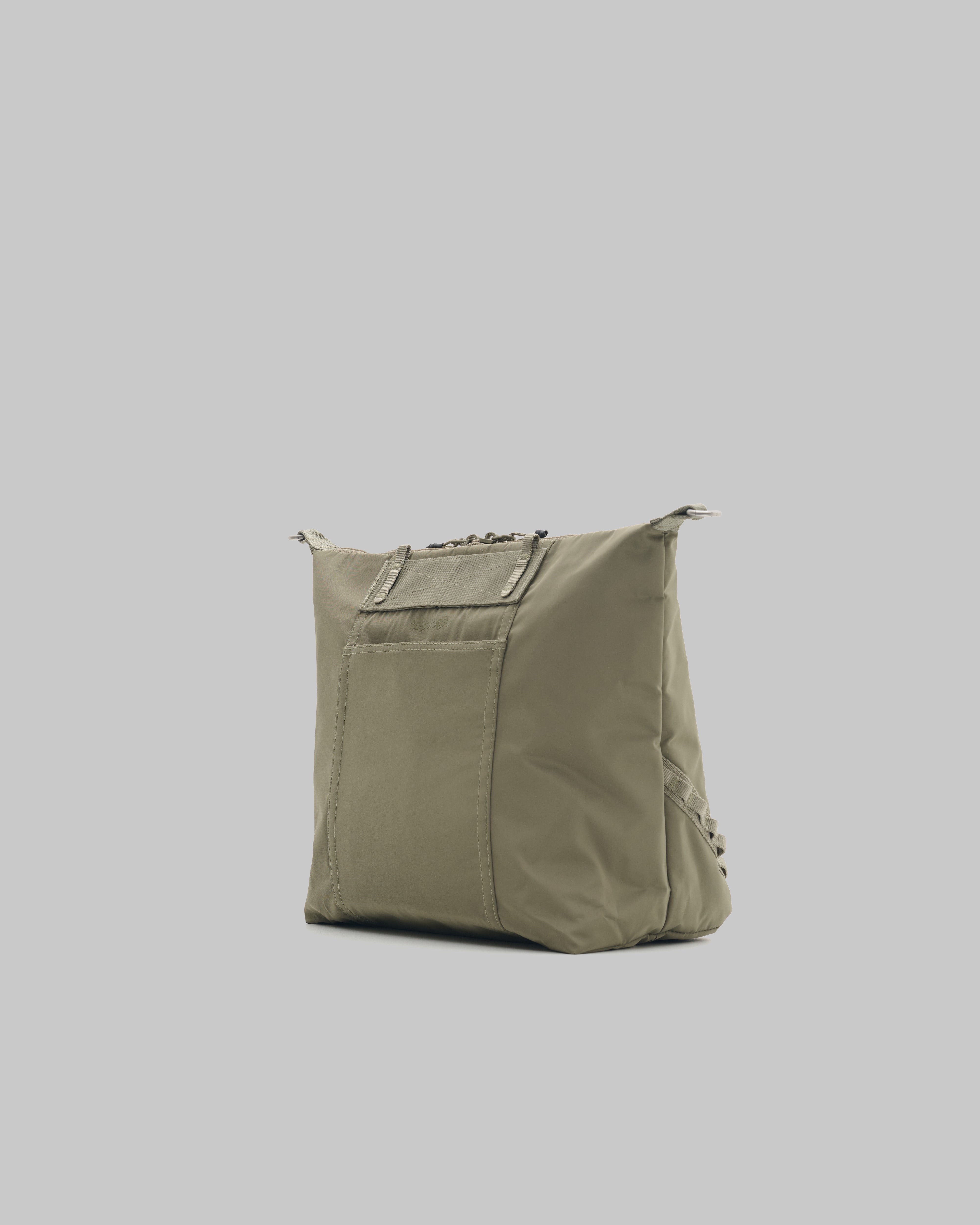 익스플로러 토트 미디움 Explorer Tote Medium