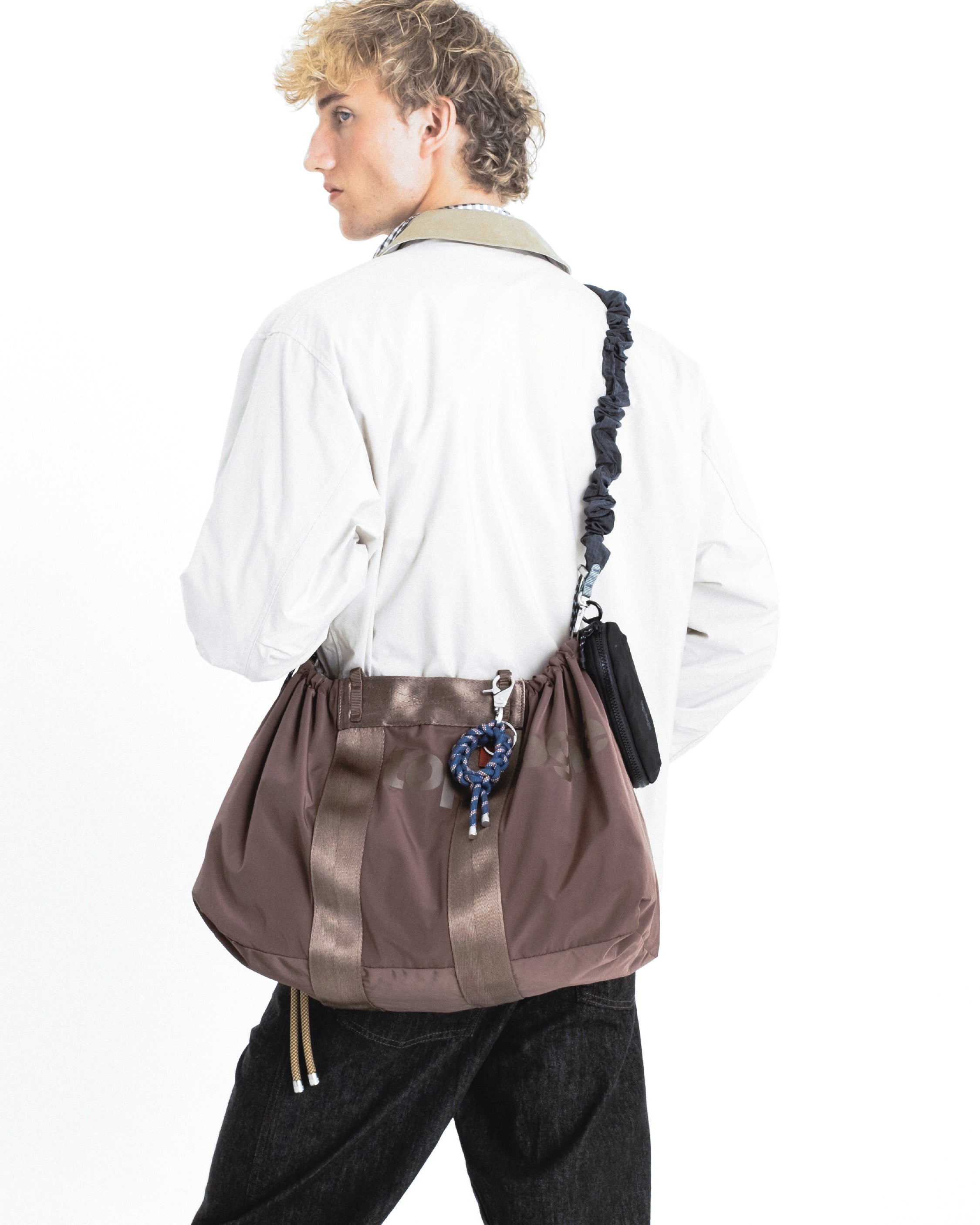 서밋 토트백 와이드 미디엄 Summit Tote Wide Medium