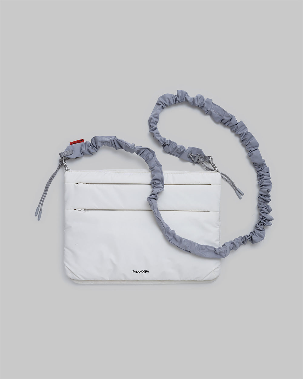 플랫 사코슈백 라지 Flat Sacoche Large / Marshmallow / 번지 스트랩 Bungee Strap / Sleet