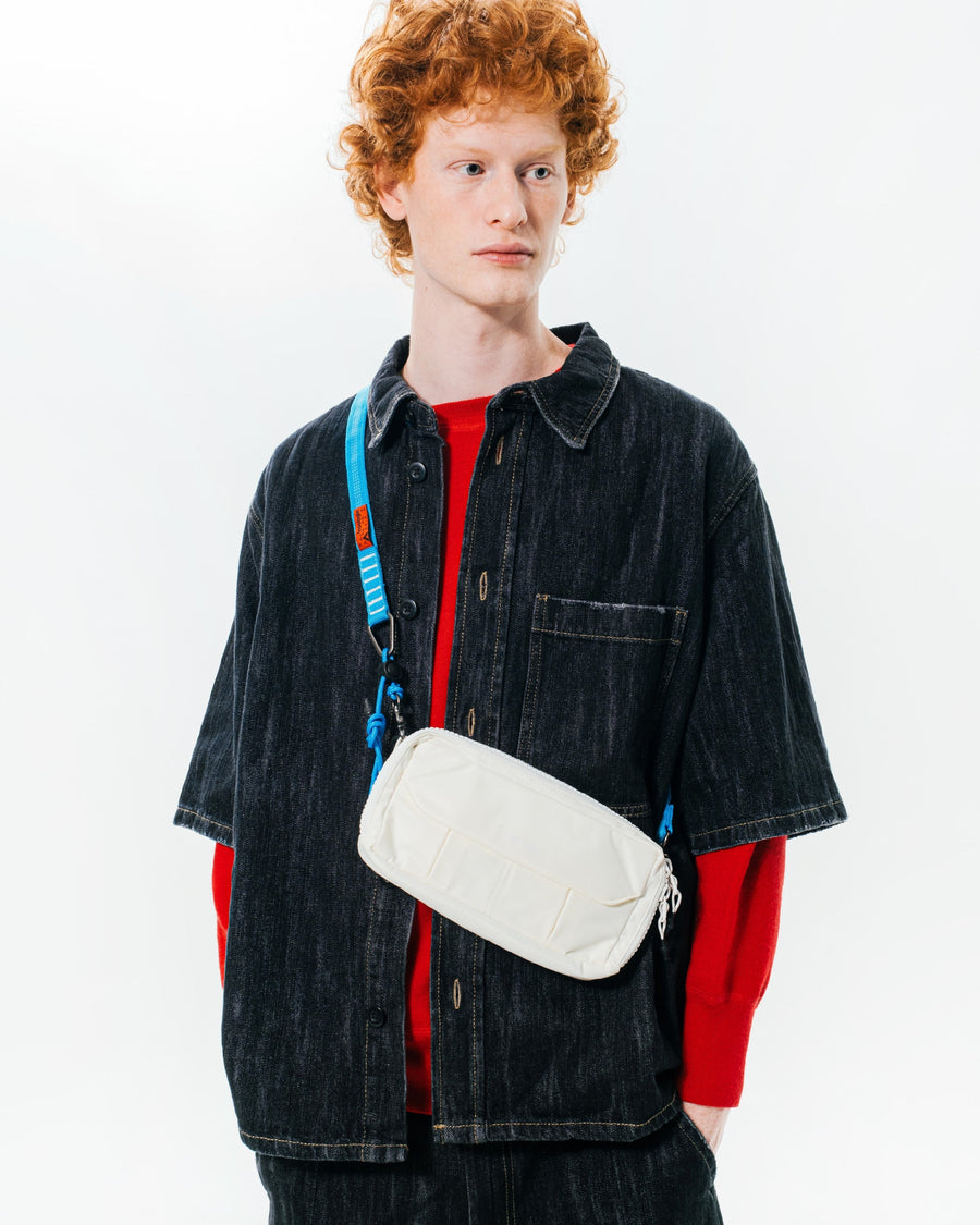 유틸리티 사코슈백 EW Utility Sacoche EW / Marshmallow / 번지 스트랩 Bungee Strap / Atomic Blue