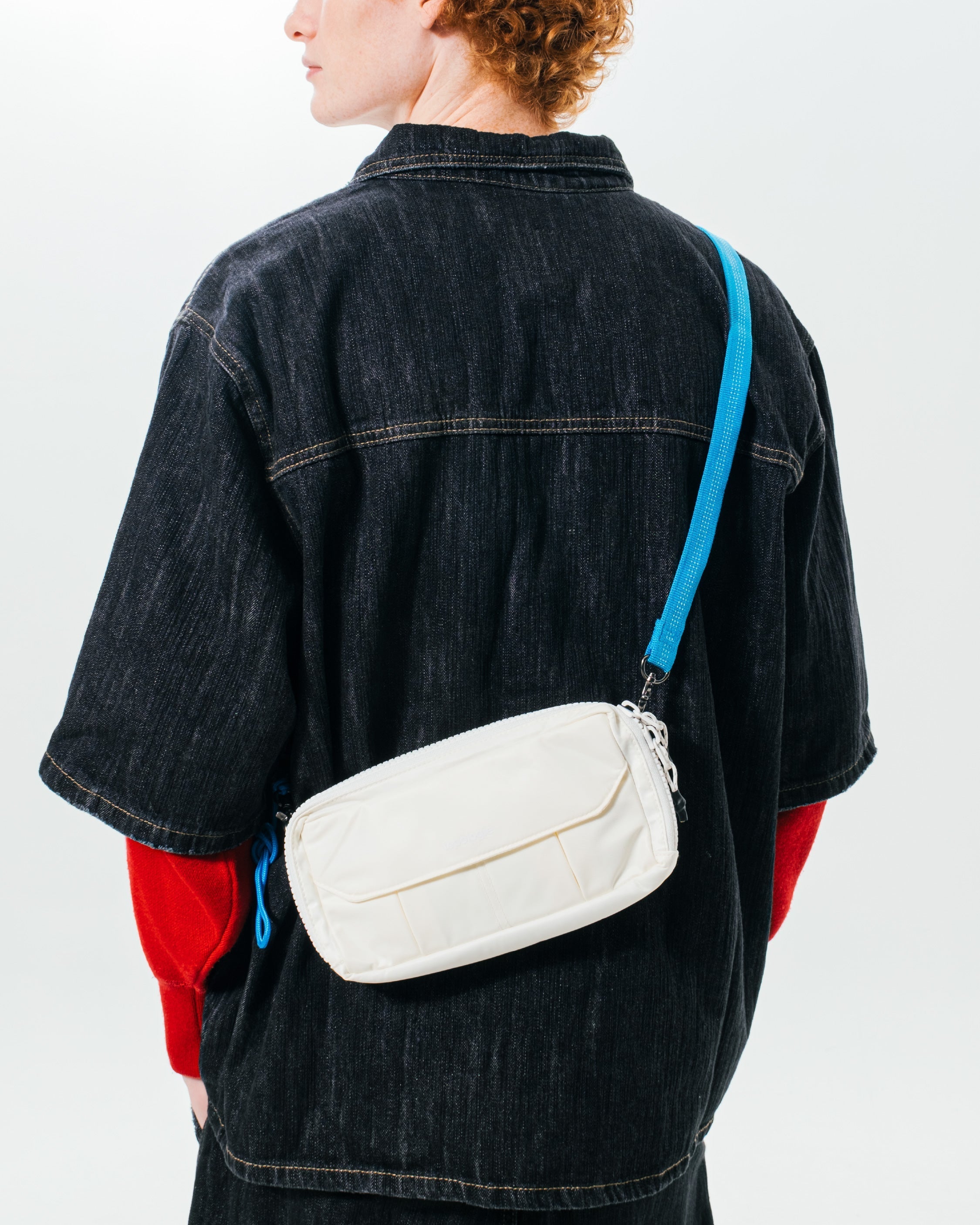 유틸리티 사코슈백 EW Utility Sacoche EW / Marshmallow / 번지 스트랩 Bungee Strap / Atomic Blue
