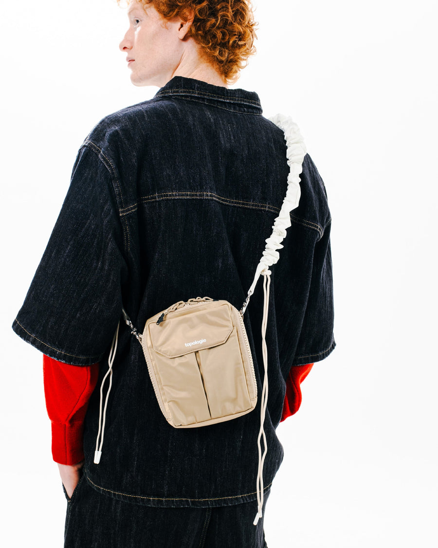 유틸리티 사코슈백 Utility Sacoche / Moss / 푸퍼 스트랩 Puffer Strap / Moss
