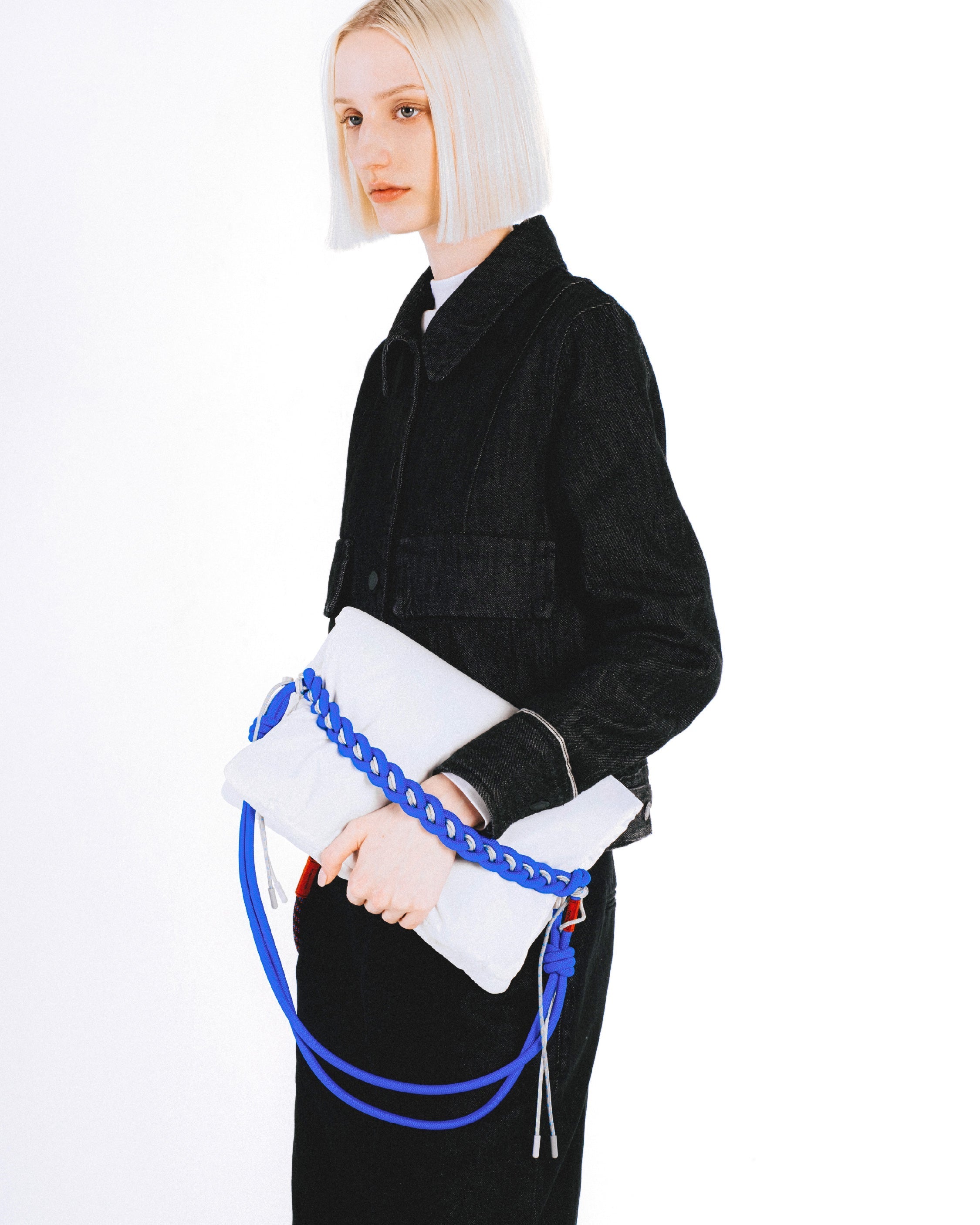 A프레임 백 미디엄 A-Frame Bag Medium