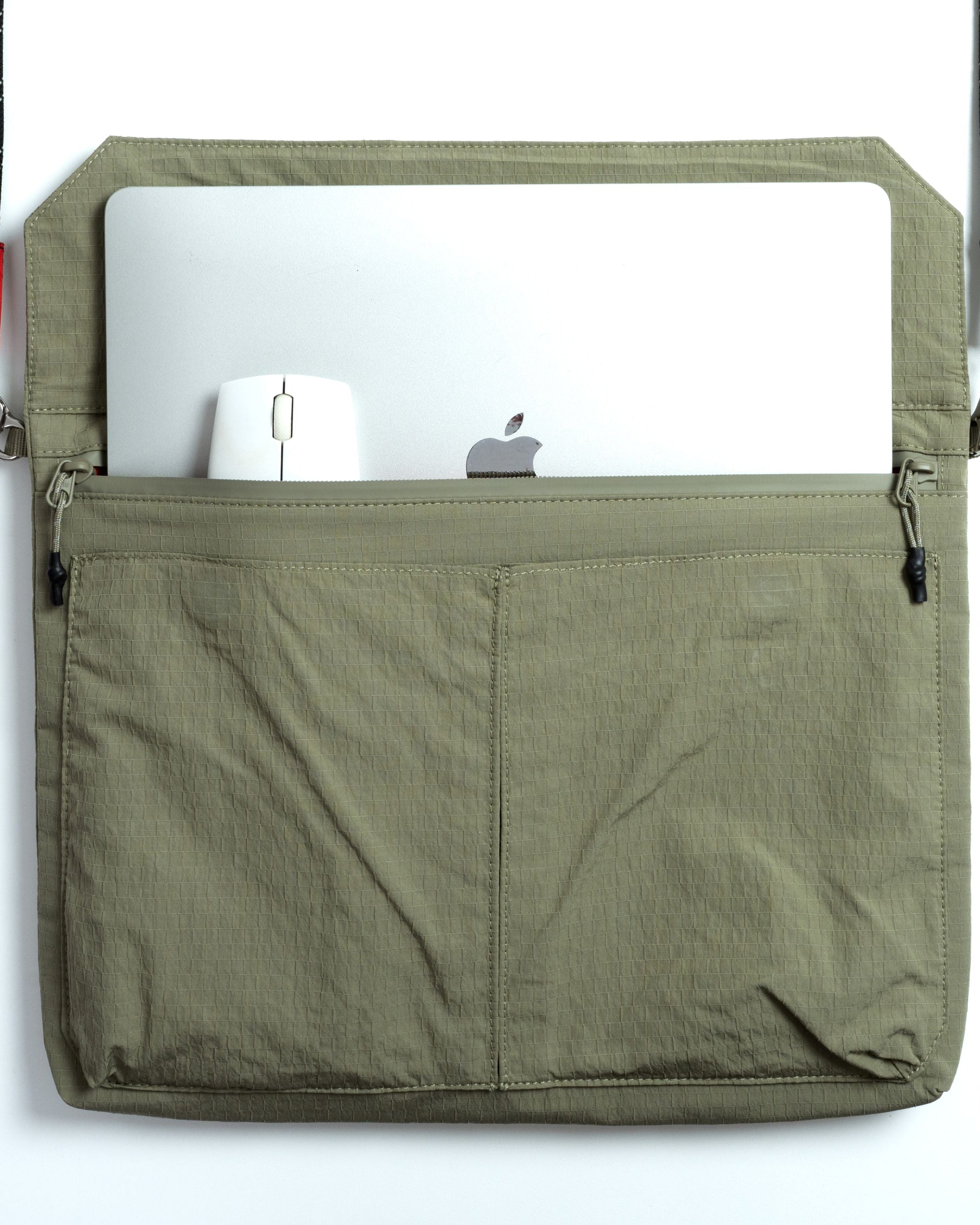 유틸리티 뮤제트 메신저백 Utility Musette Messenger