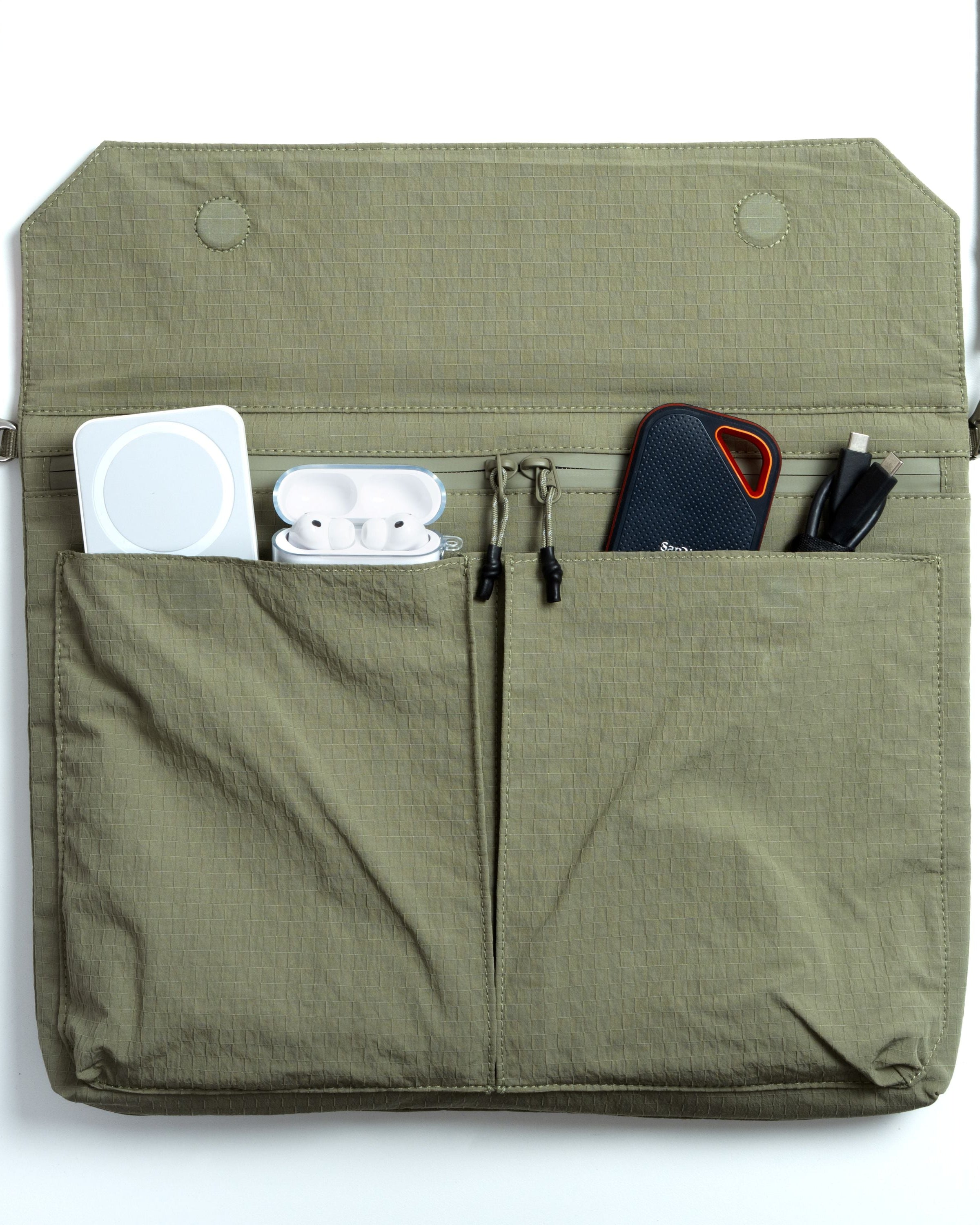 유틸리티 뮤제트 메신저백 Utility Musette Messenger