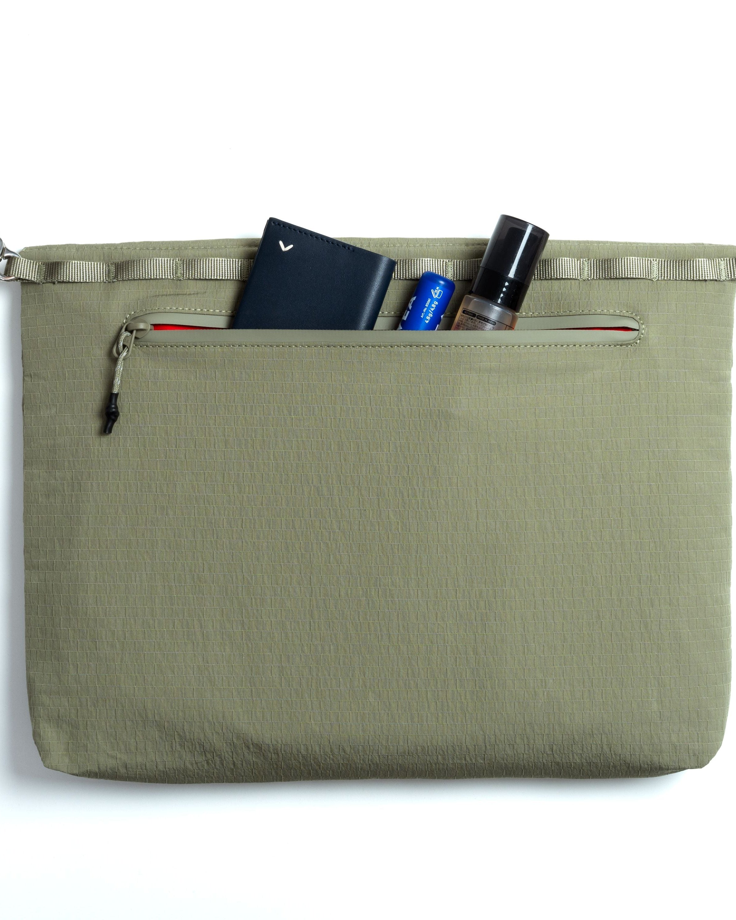 유틸리티 뮤제트 메신저백 Utility Musette Messenger