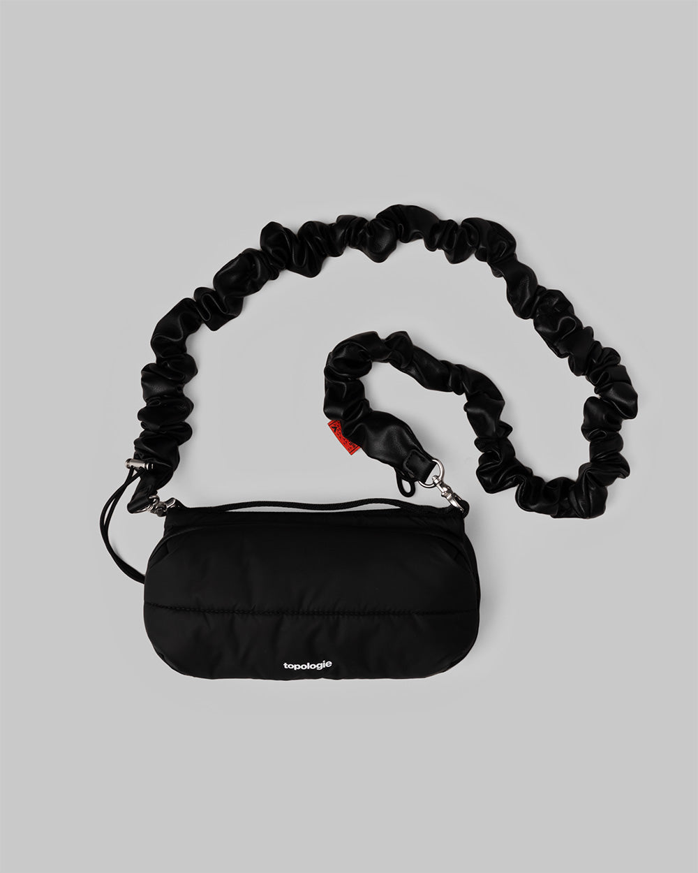 보틀 사코슈백 Bottle Sacoche / Black (Puffer) / 번지 스트랩 Bungee Strap / Black (Synthetic Leather)