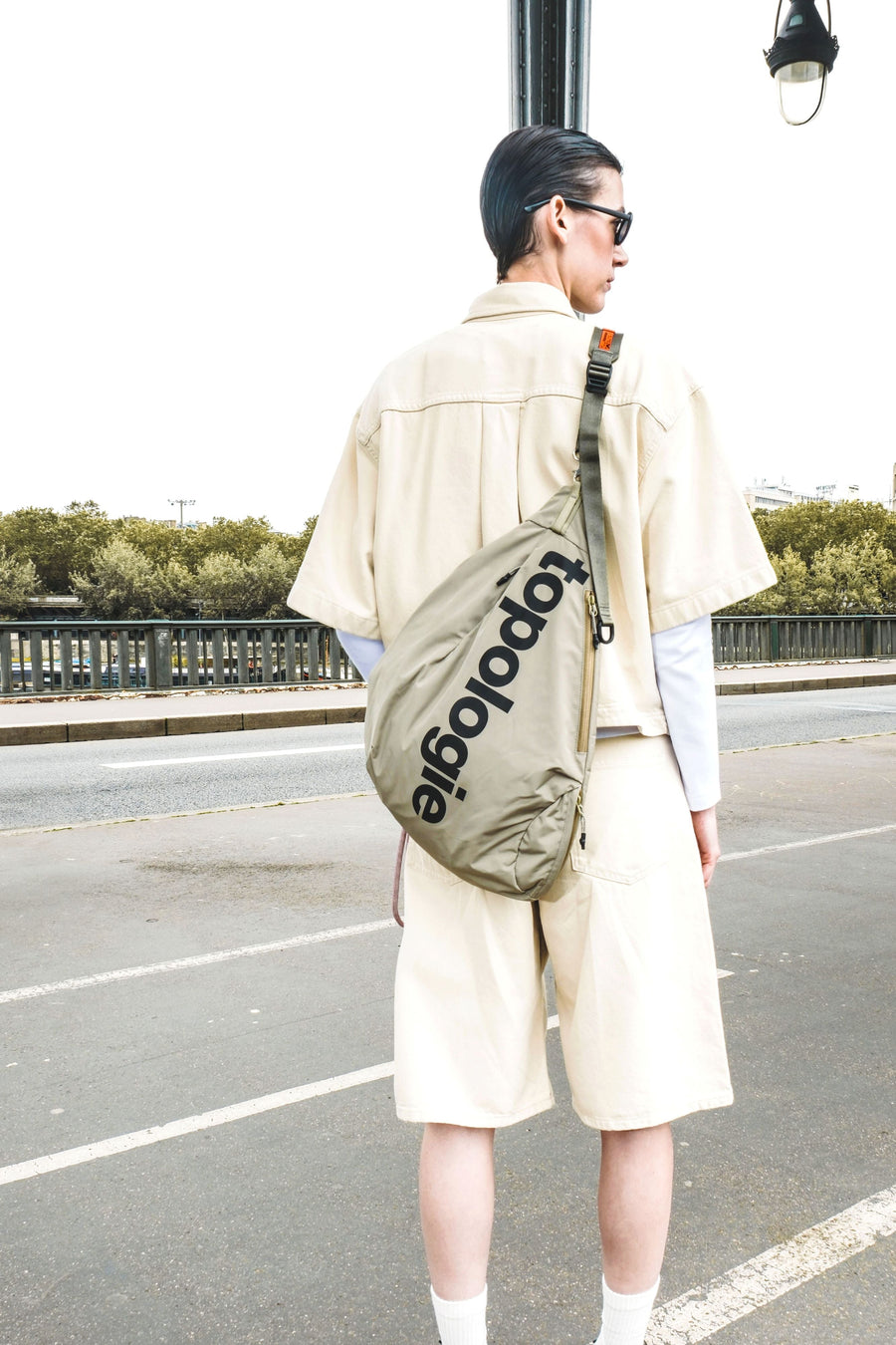 슬링 메신저백 라지 Sling Messenger Large / Black / 유틸리티 슬링 와이드 Utility Sling Wide / Woods